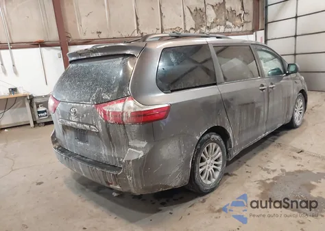 2017 Toyota Sienna Xle Premium 8 Passenger z USA, uszkodzony, nr VIN 5TDYZ3DC4HS826387